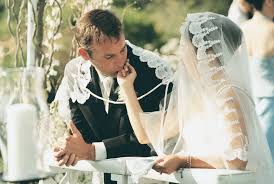 Veil and cord ritual